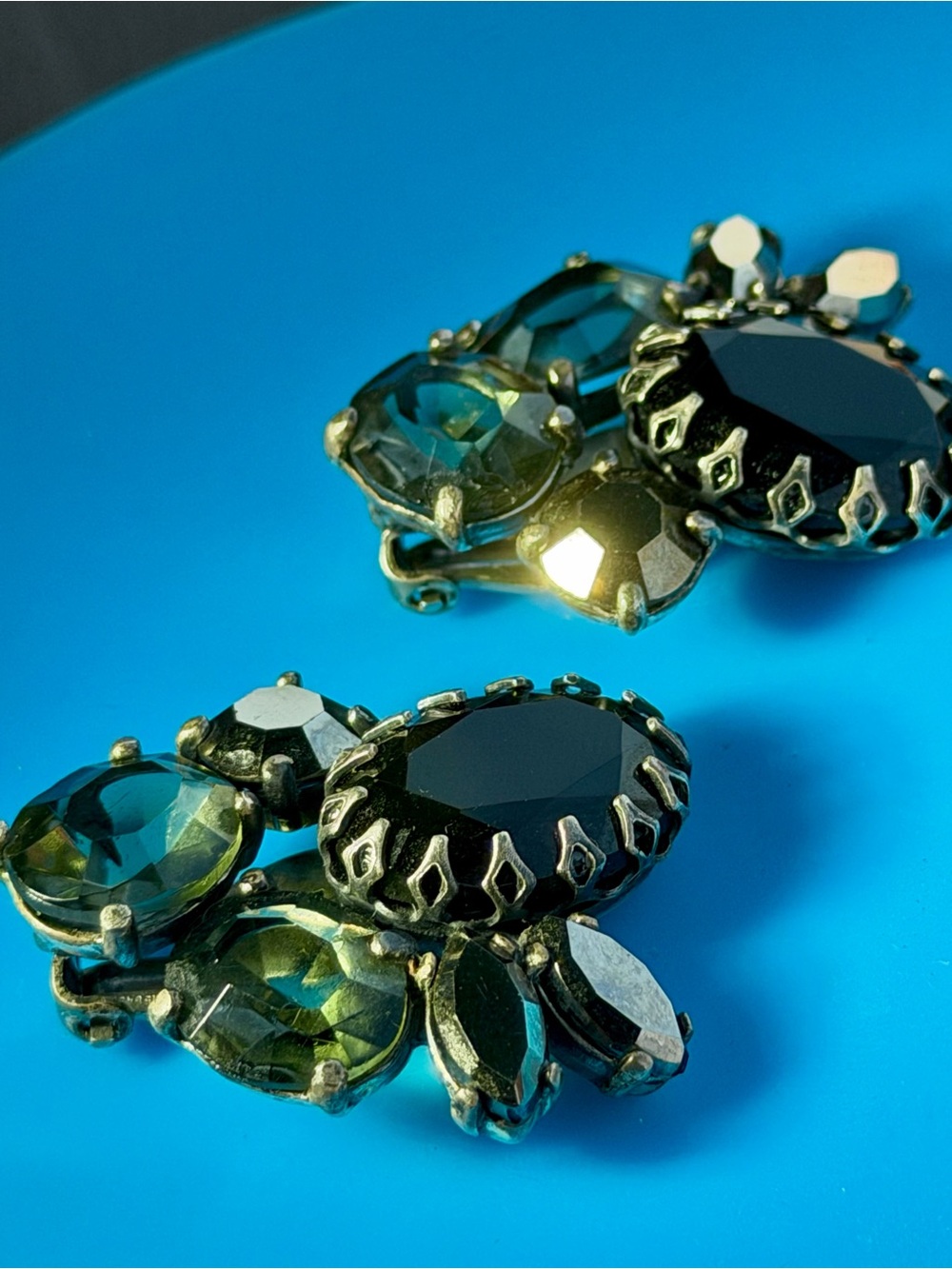 Signed VTG 1950s Schiaparelli Black & Olive Green Rhinestone Clip On Earrings